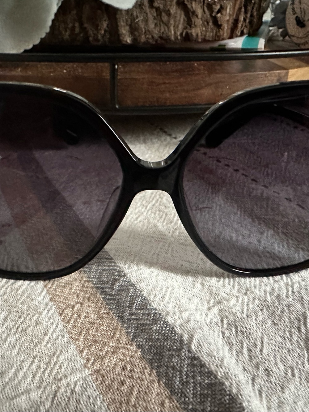 Kate Spade Glossy Black Oversized Sunglasses with Dark Gray Lenses